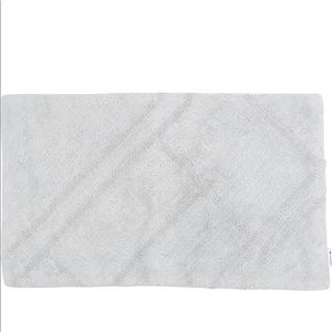 🔥🔥LACOSTE Micro Chip Line Rug (21” x 34-“)
